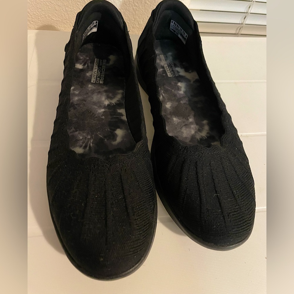Sketcher’s Women’s Pre-Owned Aircooled Goga mat Black Ballet Flats Size 8